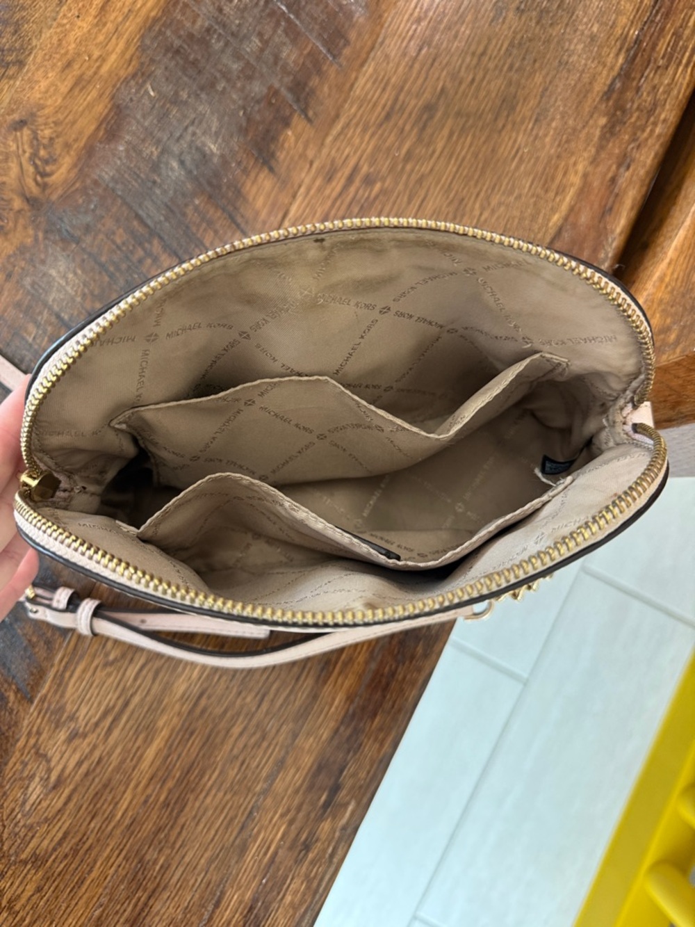 Michael Kors Jet Set Travel Crossbody Bag - Picture 4 of 5